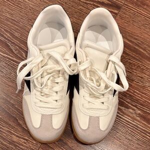 Classic White & Black Women's Sneakers - Casual Lace-Up Trainer